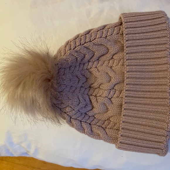 Lululemon Toque With PomPom - Picture 2 of 4